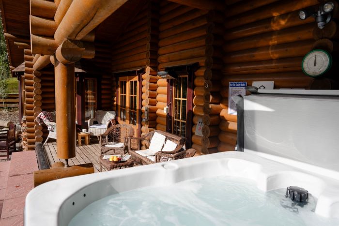 Aviemore Log Cabins Hit Tub